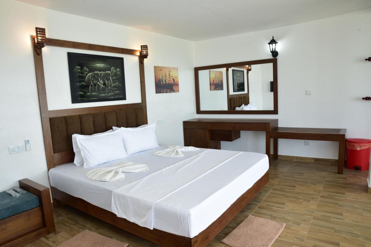 New Ocean Hill Hotel Хиккадува Экстерьер фото